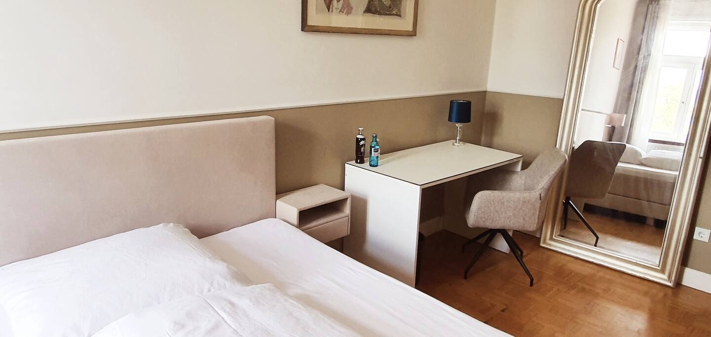 WG Room 2 - U1 - 1
